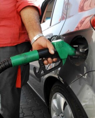 Benzina e Gasolio, continua la lenta risalita dei prezzi alla pompa. In calo il metano