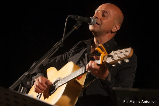 1403426272-0-giornata-del-rifugiato-con-i-radiodervish