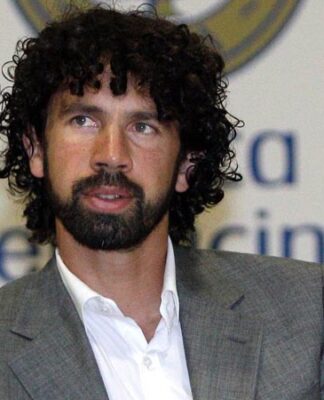Eroi del Calcio, Damiano Tommasi presenta la nuova maglia del Bari