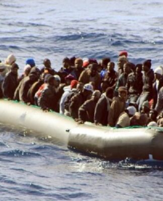 Emergenza sbarchi: un’estate in tenda per i migranti