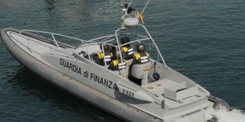 guardia-finanza-motoscafo