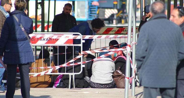 taranto-migranti