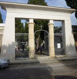 Latiano, esumazioni forzate. Bozzetti: “Non c’è pace neppure per i defunti”