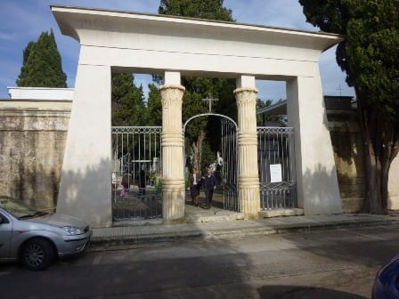 lingresso-del-cimitero