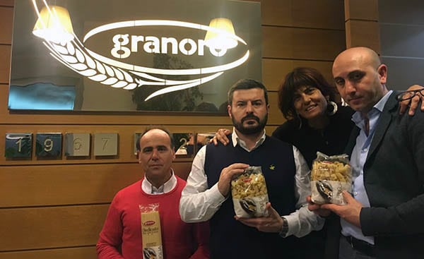 al centro Lolatte con dirigenti Granoro