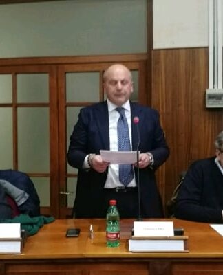 Emiliano ai Comuni: “Facciamo un patto per raggiungere l’obiettivo rifiuti zero”