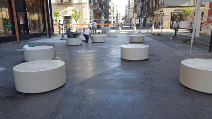 07-05-18 riqualificazione via Sparano_nel pomeriggio smantellamento del cantiere nell'area del salotto Liberty 2
