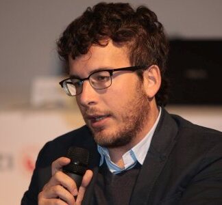 Diego Fusaro a Taranto nel convegno “Le Metamorfosi”
