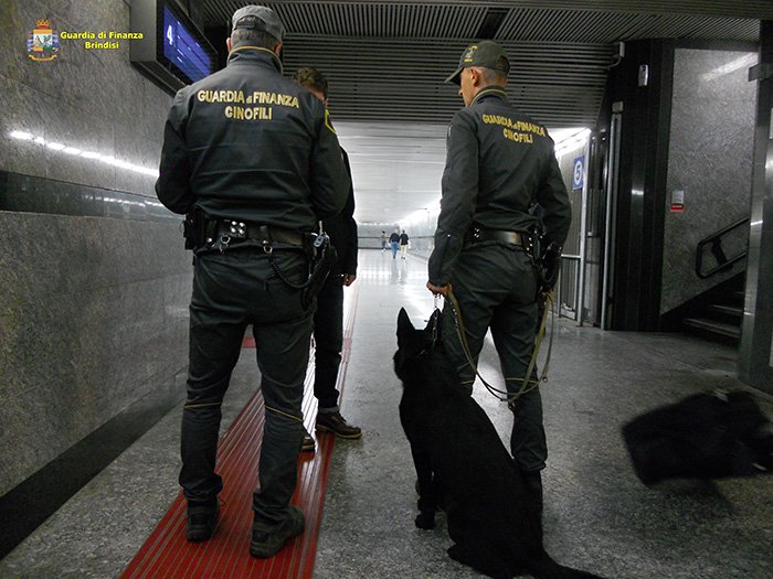 21197_Foto-controlli-antidroga-stazione