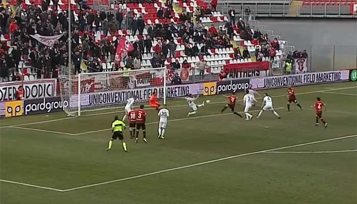 telefoto_carpi_foggia_iemmello