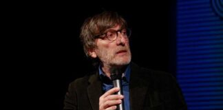 Roberto Cotroneo torna in Puglia per 4 giorni con il suo libro “Niente di personale”