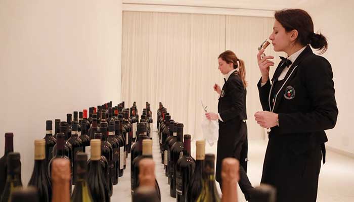 Sommelier