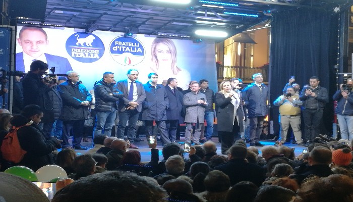 palco_comizio_melchiorre_700x400