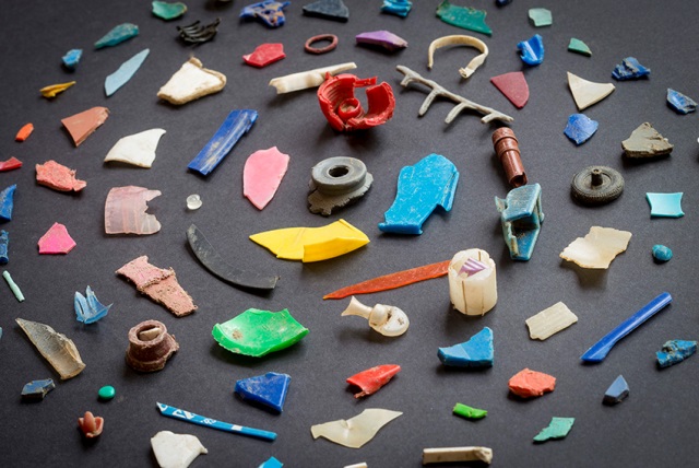 Rifiuti In Mare Frammenti di Plastica
