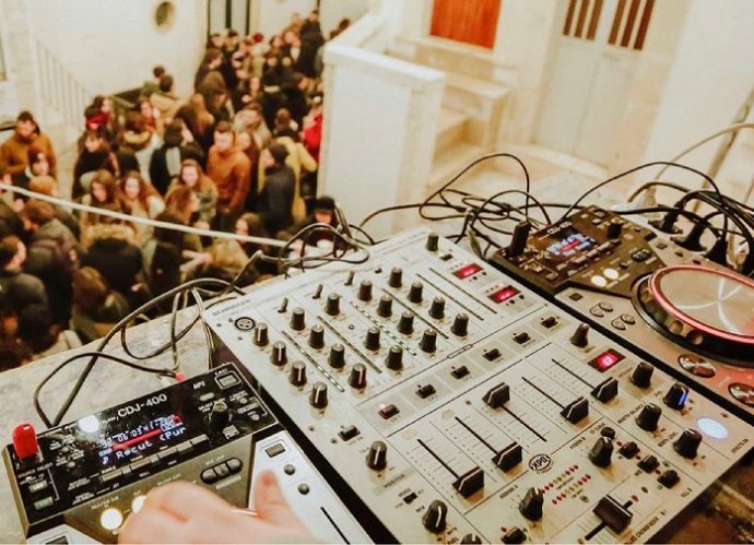 DJ SET