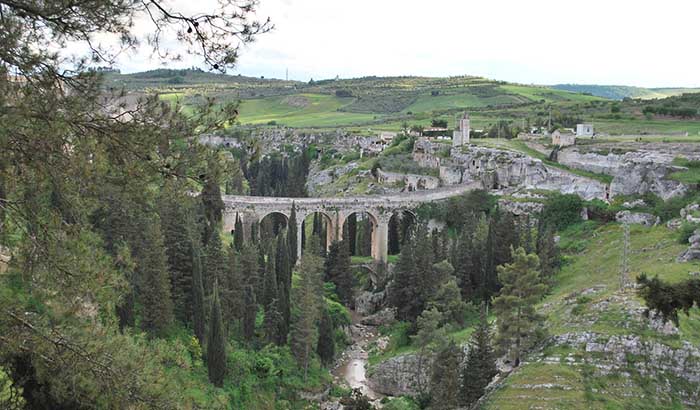 Ponte_Acquedotto_Gravina(C)FAI