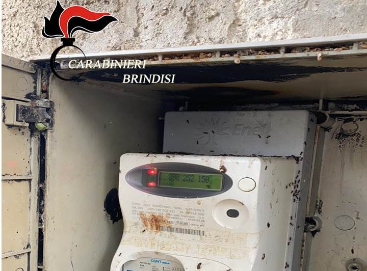 carabinieri_mesagne_furto_corrente_enel