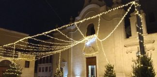 Bari, “Accendiamo la speranza”: associazioni e chiese illuminano le piazze di Carbonara