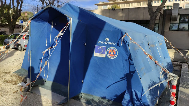tenda_protezione_civile_drive_in_tamponi_emergenza_regione_puglia_2