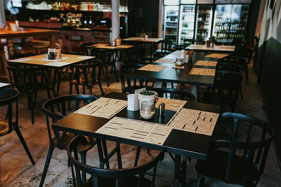 ristorante vuoto