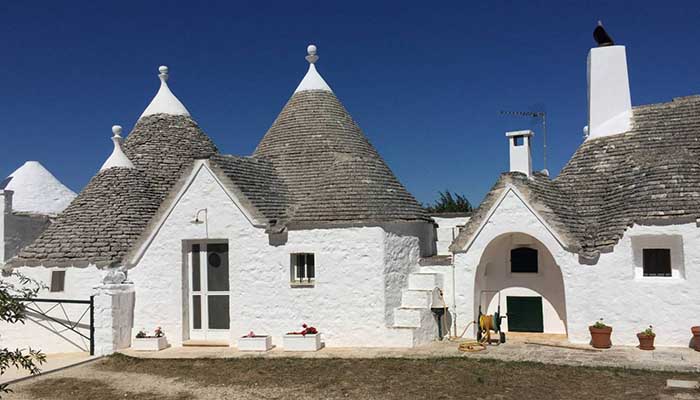 Puglia_trullo_Locorotondo1_credits_Studio_Bizantino_via_Immobiliare.it