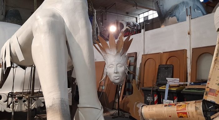 Lavori anteprima nelle Botteghe della cartapesta