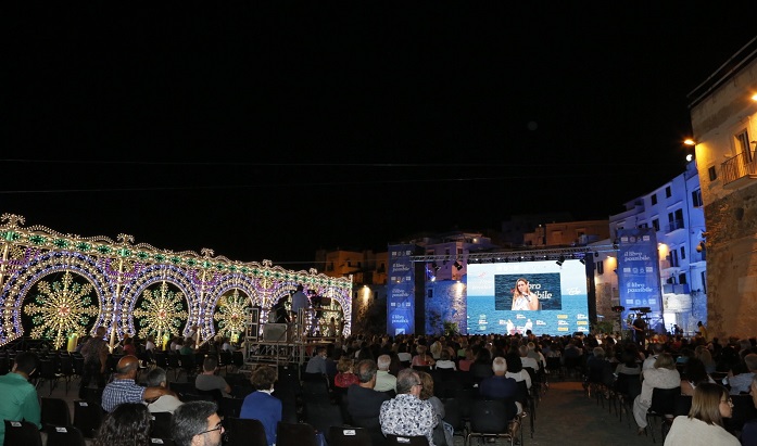 Foto palco Vieste edizione 2021 (ph Francesco Notarnicola)