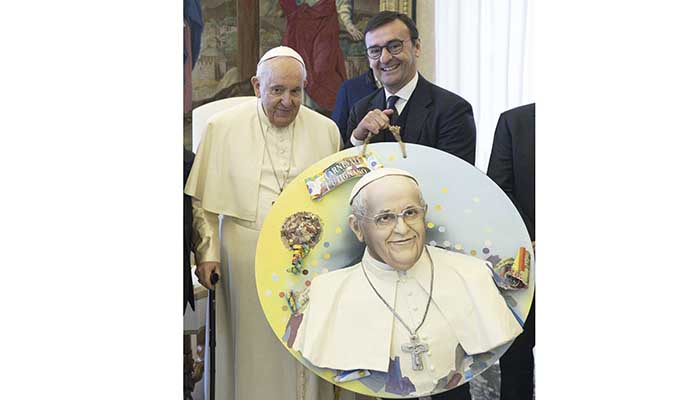 Dono a Papa Francesco
