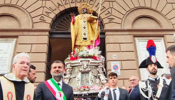 decaro-statua-san-nicola