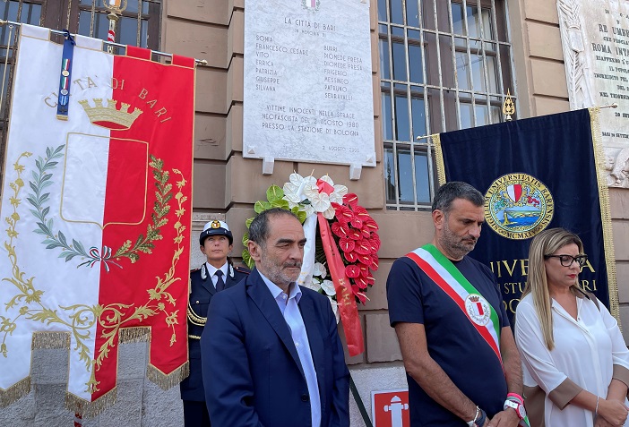 02-08-23 43 Anniversario strage di Bologna questa mattina deposizione corona di fiori_2