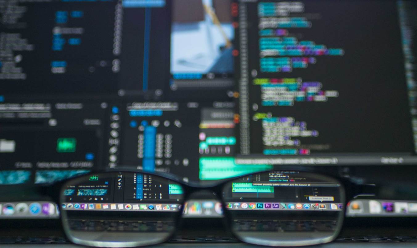 informatica_pexels-kevin-ku-577585