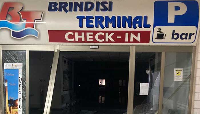 vandali terminal brindisi