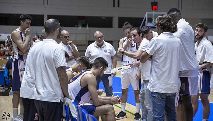 CJ Taranto, coach Cottignoli timeout1
