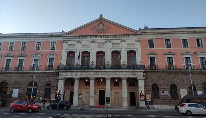 teatro piccinni bari