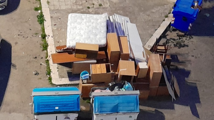 abbandonati rifiuti bari 3
