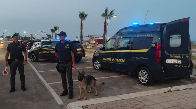 finanza cani droga salento
