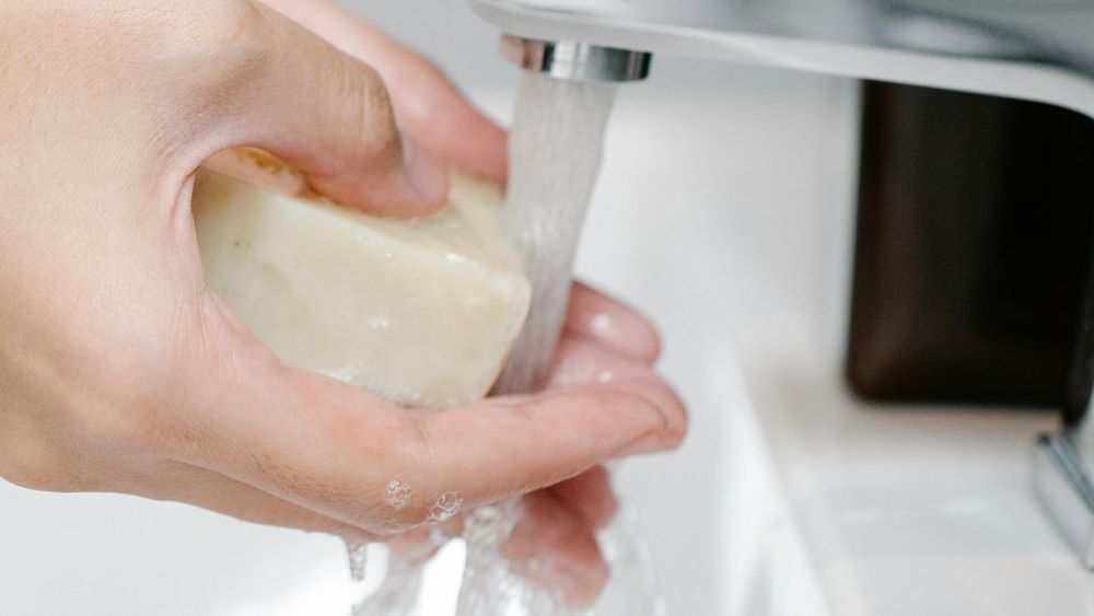 acqua_rubinetto_pexels-sarah-chai-7262979