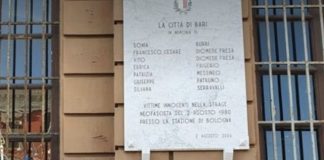 Strage di Bologna, una corona in memoria delle sette vittime baresi