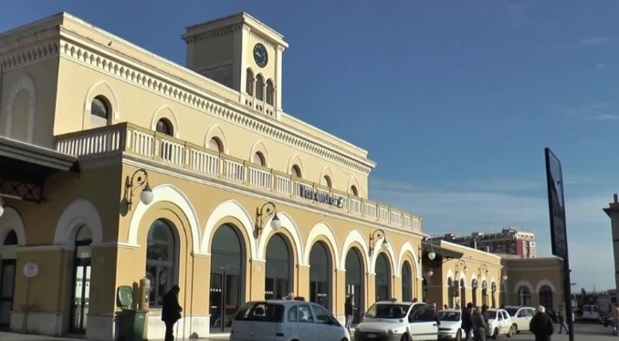 stazione di taranto