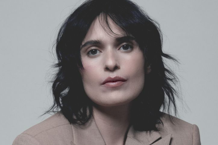 Erica Mou presenta a Monopoli il suo libro “Una cosa per la quale mi odierai”