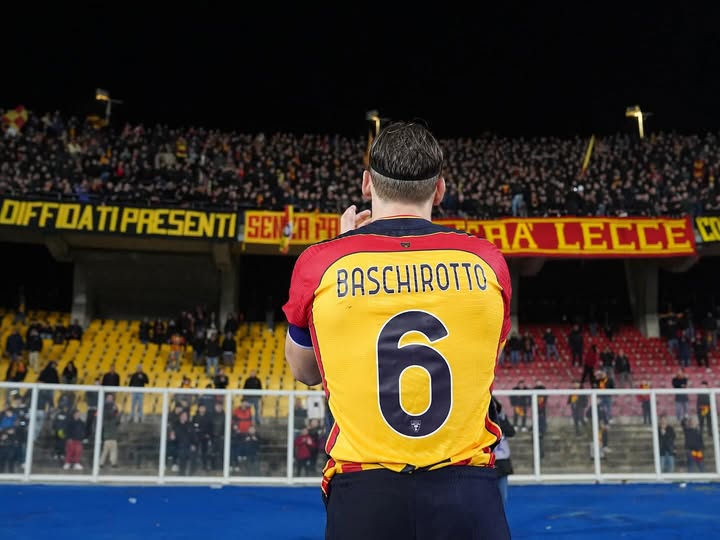 baschirotto saluta il lecce