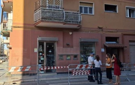 via giulio petroni palazzina evacuata