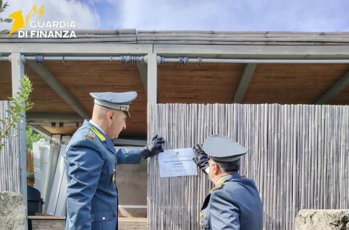 Diso, sequestrato uno stabilimento balneare per abusivismo edilizio