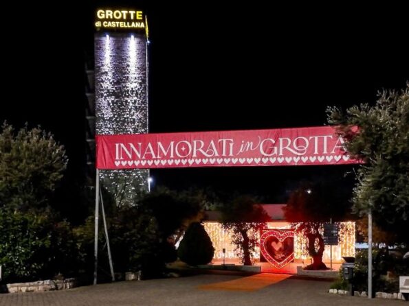 innamorati in grotta_1