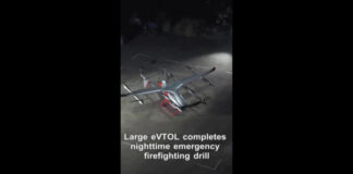 Cina, a Guizhou velivolo elettrico completa esercitazione notturna antincendio