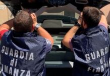 Intercettato con 2 chili di cocaina, crack e marijuana, un arresto a Catania