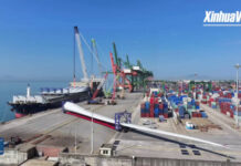 Cina, pale eoliche da 107 metri “Made in China” salpano da Fuzhou verso l’Europa