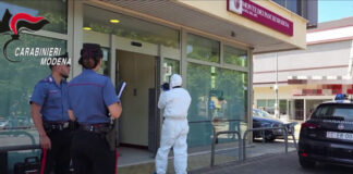 Tentata rapina in banca a Sassuolo, arrestati tre uomini travestiti