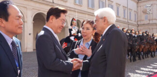 Mattarella e Lee Jae Myung si salutano con una cerimonia di congedo al Quirinale