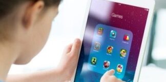 Puglia, più tutele per i minori online e sui social